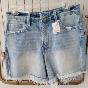 Vervet  cutiff jean distressed jean shorts Size large NWT